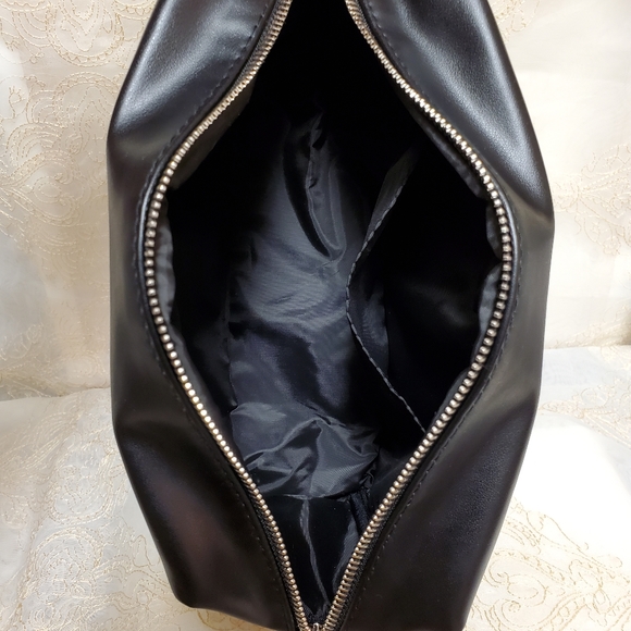 YSL Parfums Grooming Bag - Picture 10 of 15